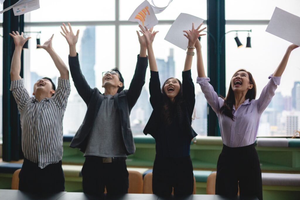 business group person teamwork successful concept 2025 03 24 11 26 40 utc [공지] 대표 멘토가 직접 말아주는 취업 전략 - 이력서 컨설팅